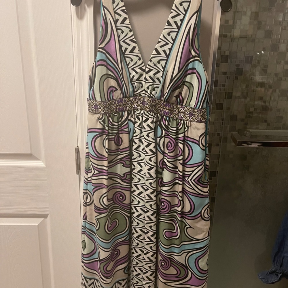 Dress - Picture 4 of 4